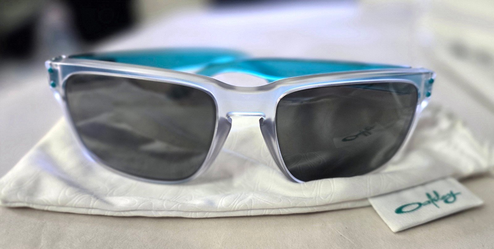 OAKLEY Holbrook XL OO 09102 Sunglasses