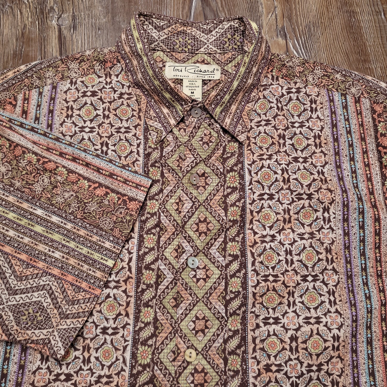 110 Tori Richard Cotton Lawn Design Floral Hawaiian Shirt Made In USA Medium