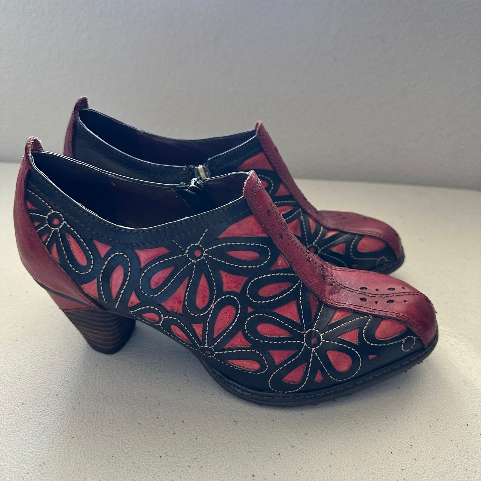 L’Artiste Spring Step Arabella Ankle Bootie/womans Shoe~Black/Red~
