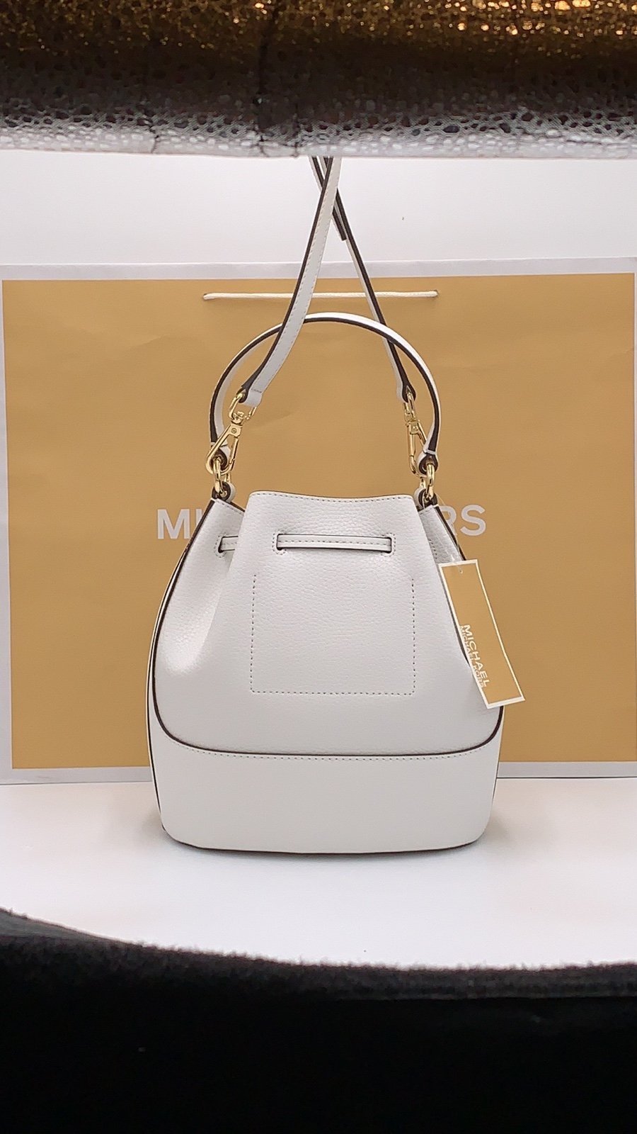 michael kors white bucket bag