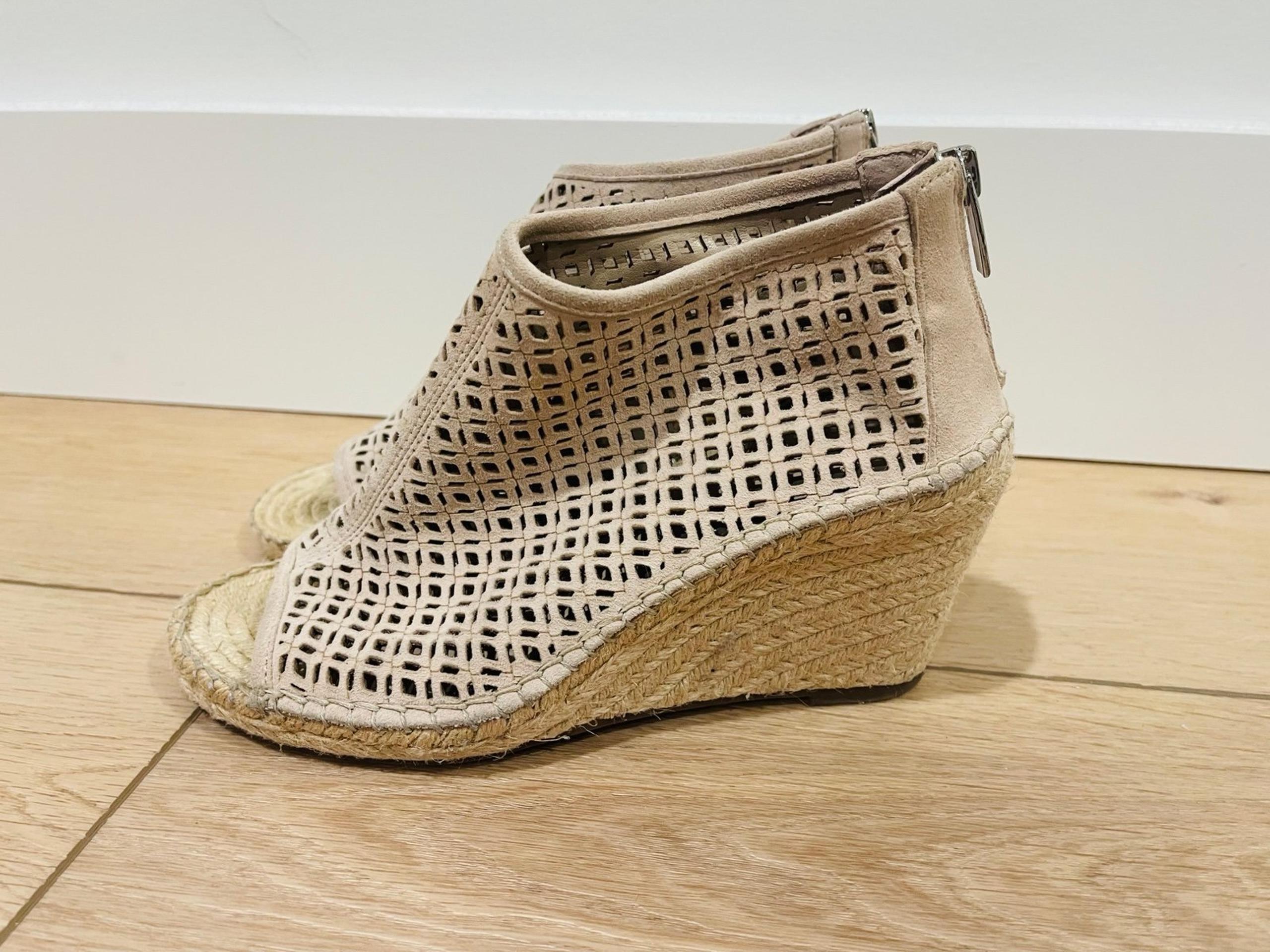 Vince Camuto open toe sandals