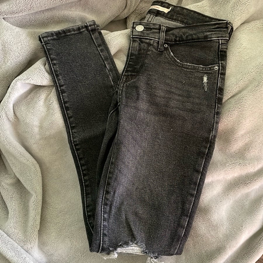 Levi’s 711 Black Skinny Jeans