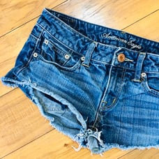 American Eagle denim low rise cut off style denim shorts summer 2