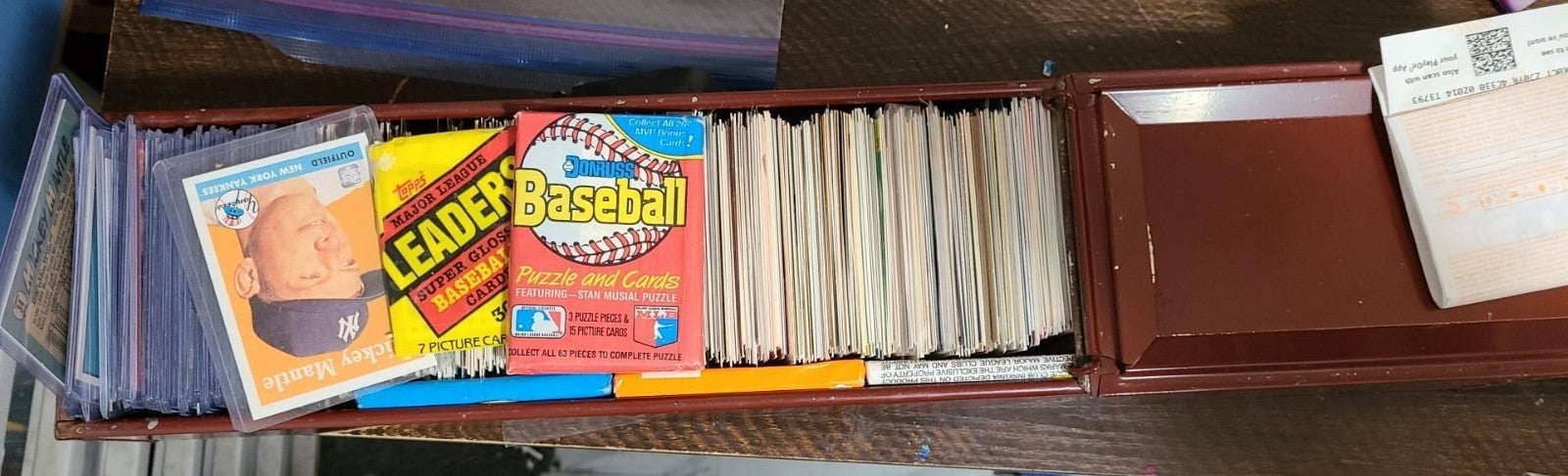 500 baseball and football card mix 1980-1990