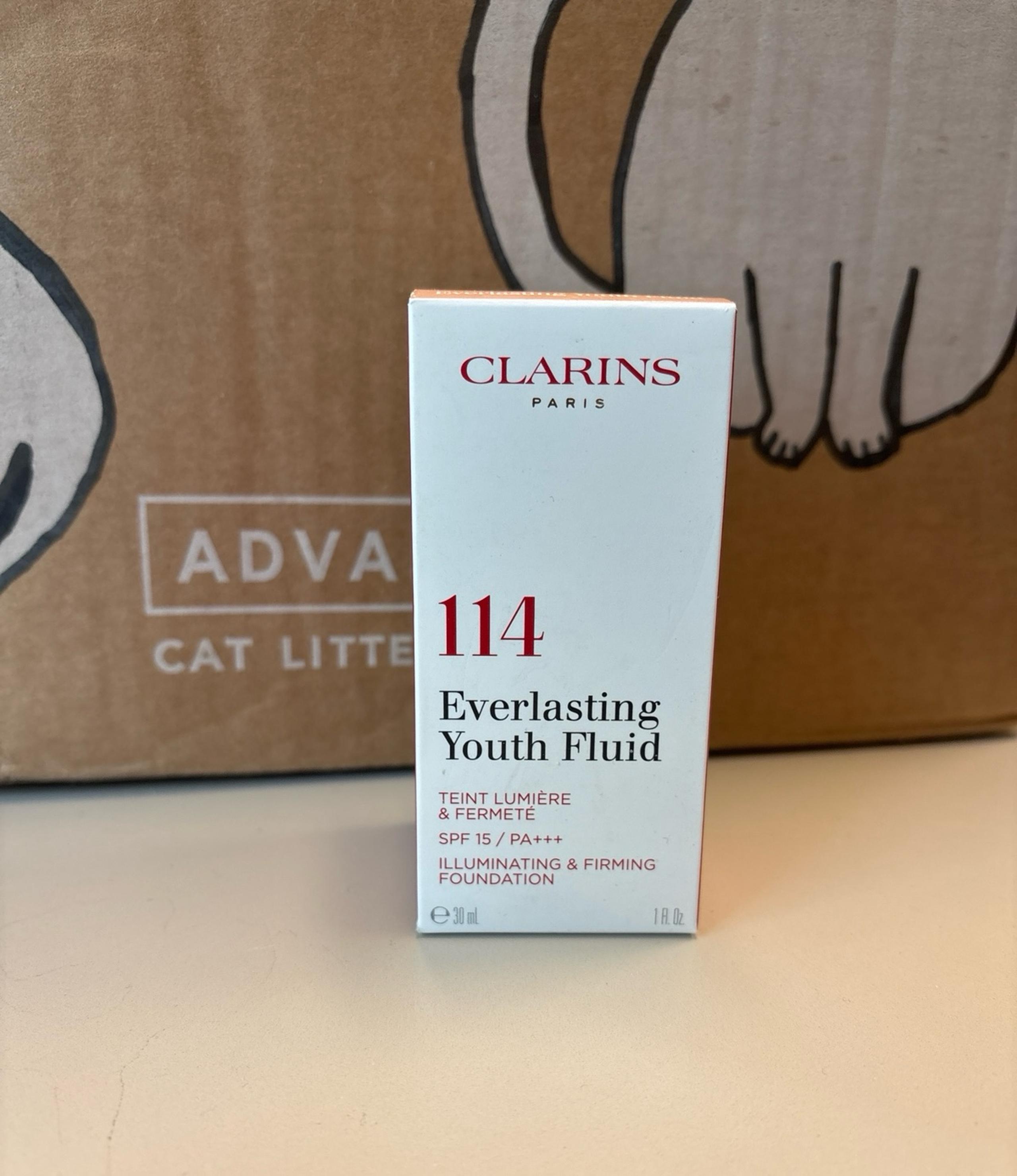 Clarins everlasting youth fluid 114