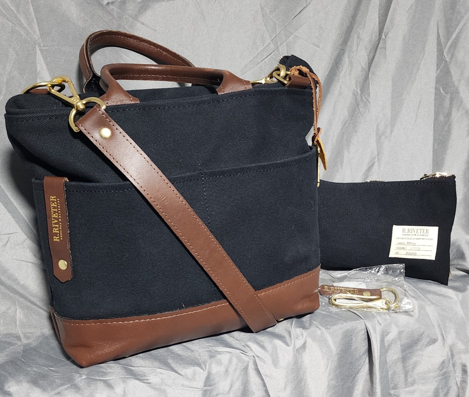 NWOT R. Riveter Otto Canvas And Leather Tote With Cosmetic Bag And Keychain