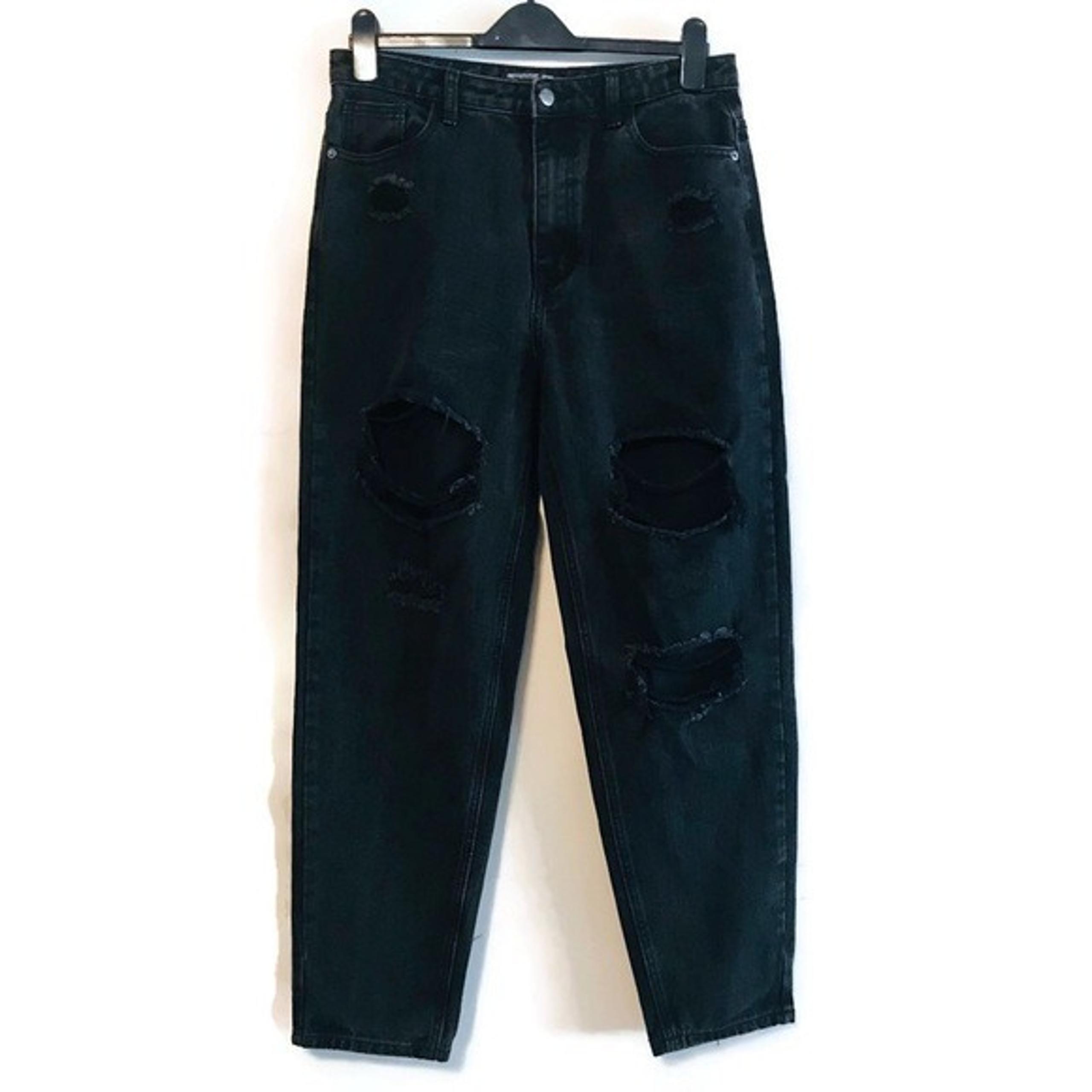 PrettyLittleThing Black Mom Jeans High Rise Distressed Relaxed Fit Women’s 8 29