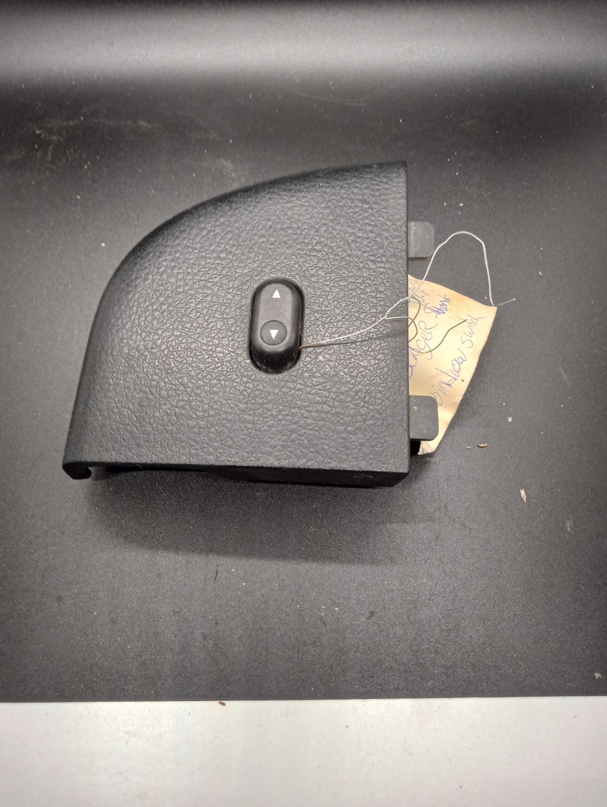 2004-2008 FORD F150 SUPERCAB RIGHT REAR BLACK WINDOW SWITCH BIN#A1
