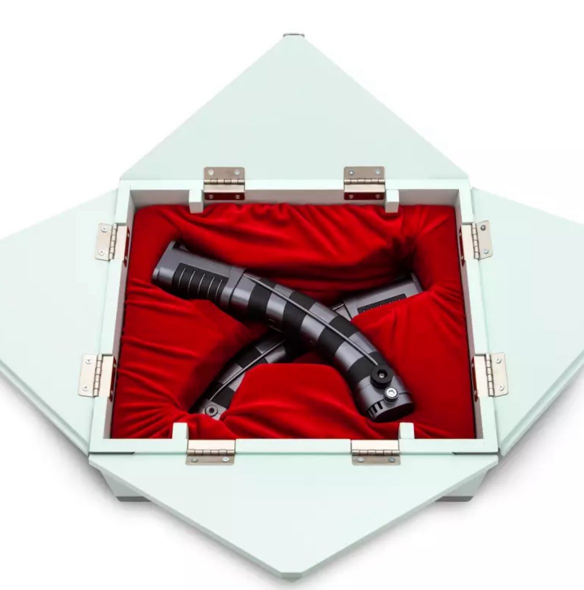 Asajj Ventress Legacy LIGHTSABER Hilt Set – Star Wars – Limited Edition