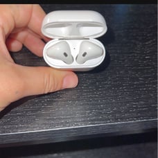 Apple AirPods