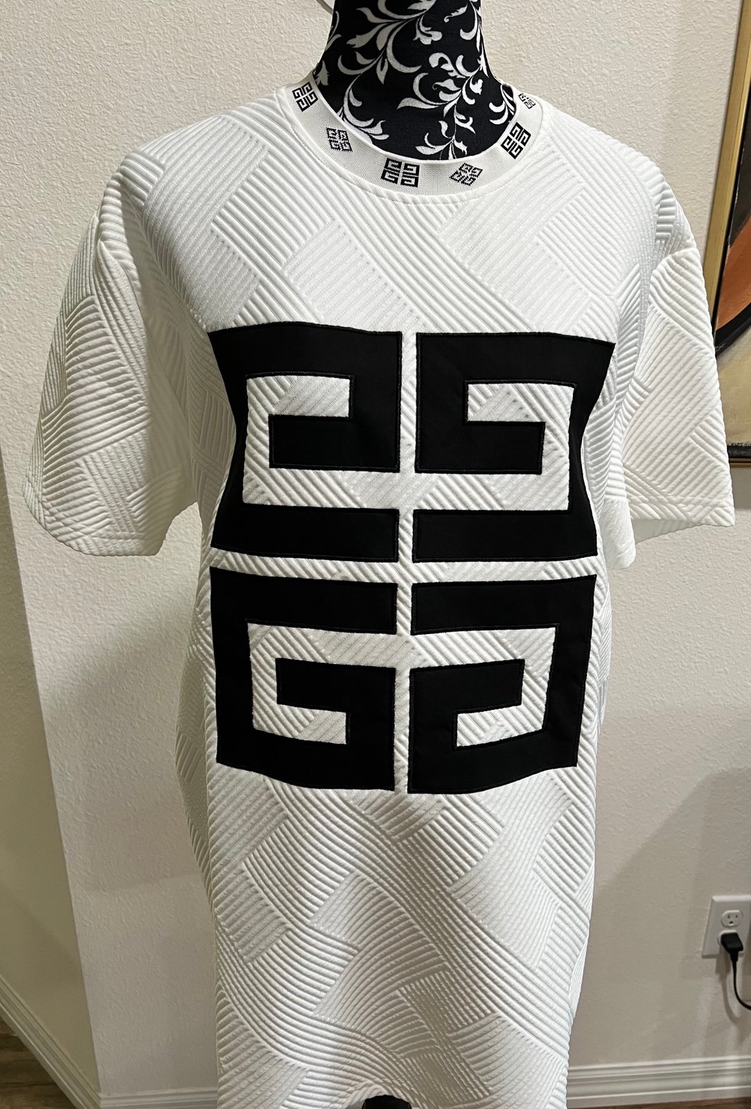 Black & White Textured Top - Unisex