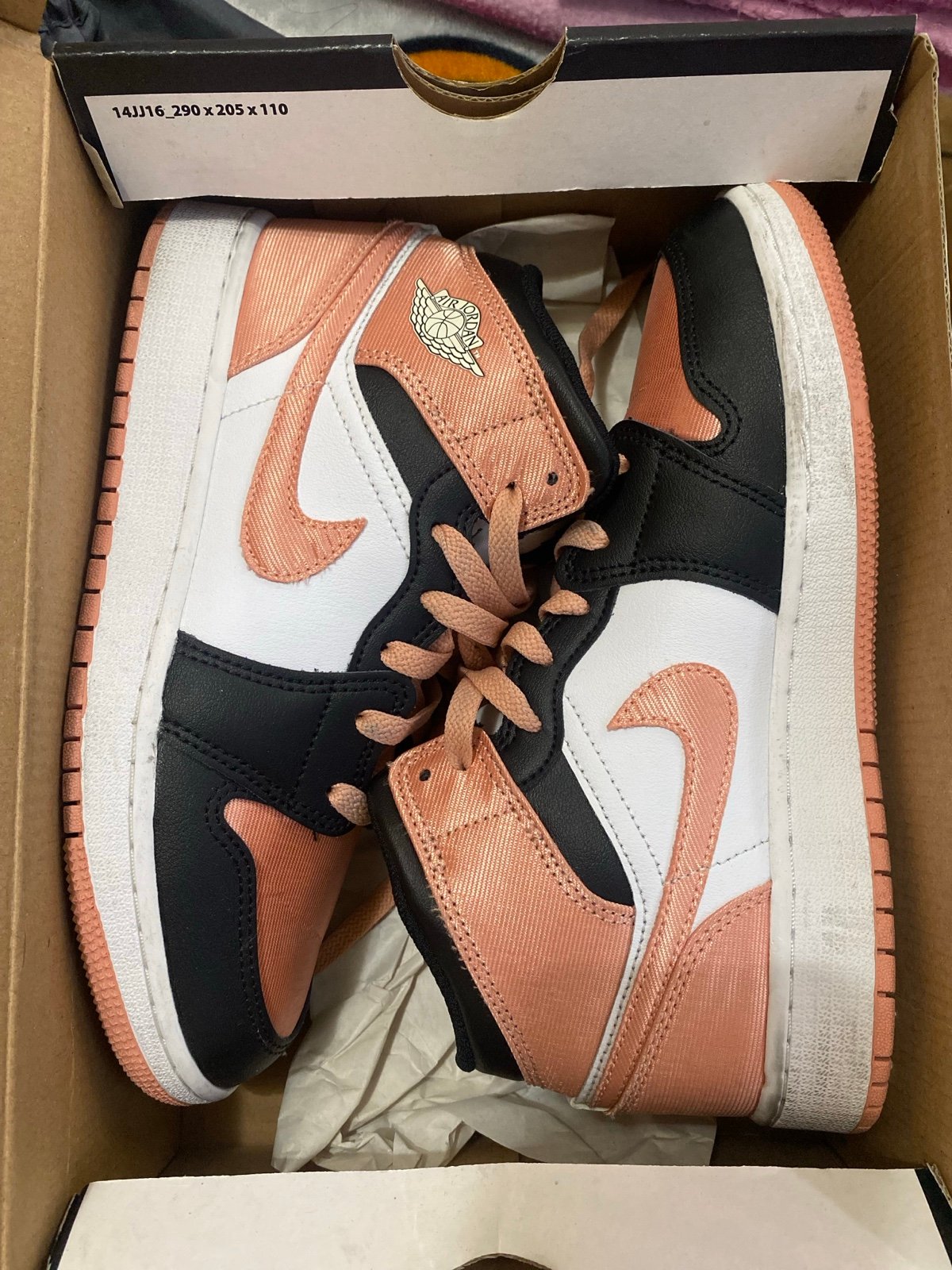 Air Jordan Nike size 5.5 in kids