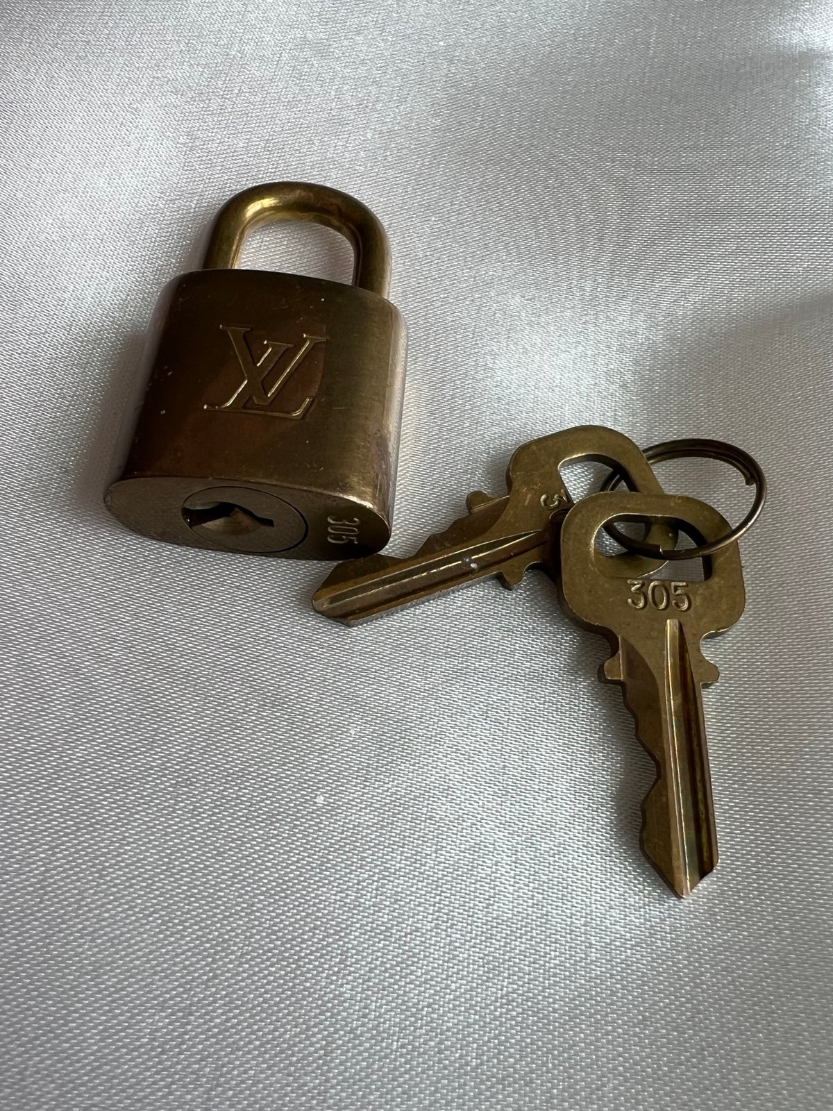 Louis Vuitton Cadenas Lock and key set #305