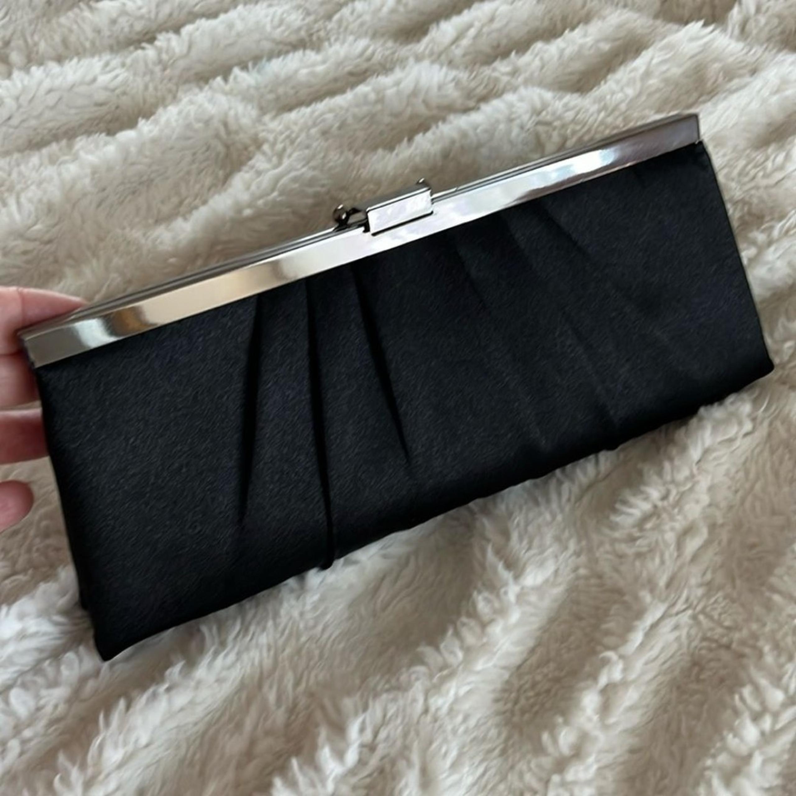 NWOT Jessica McClintock Black Satin Formal Clutch Purse