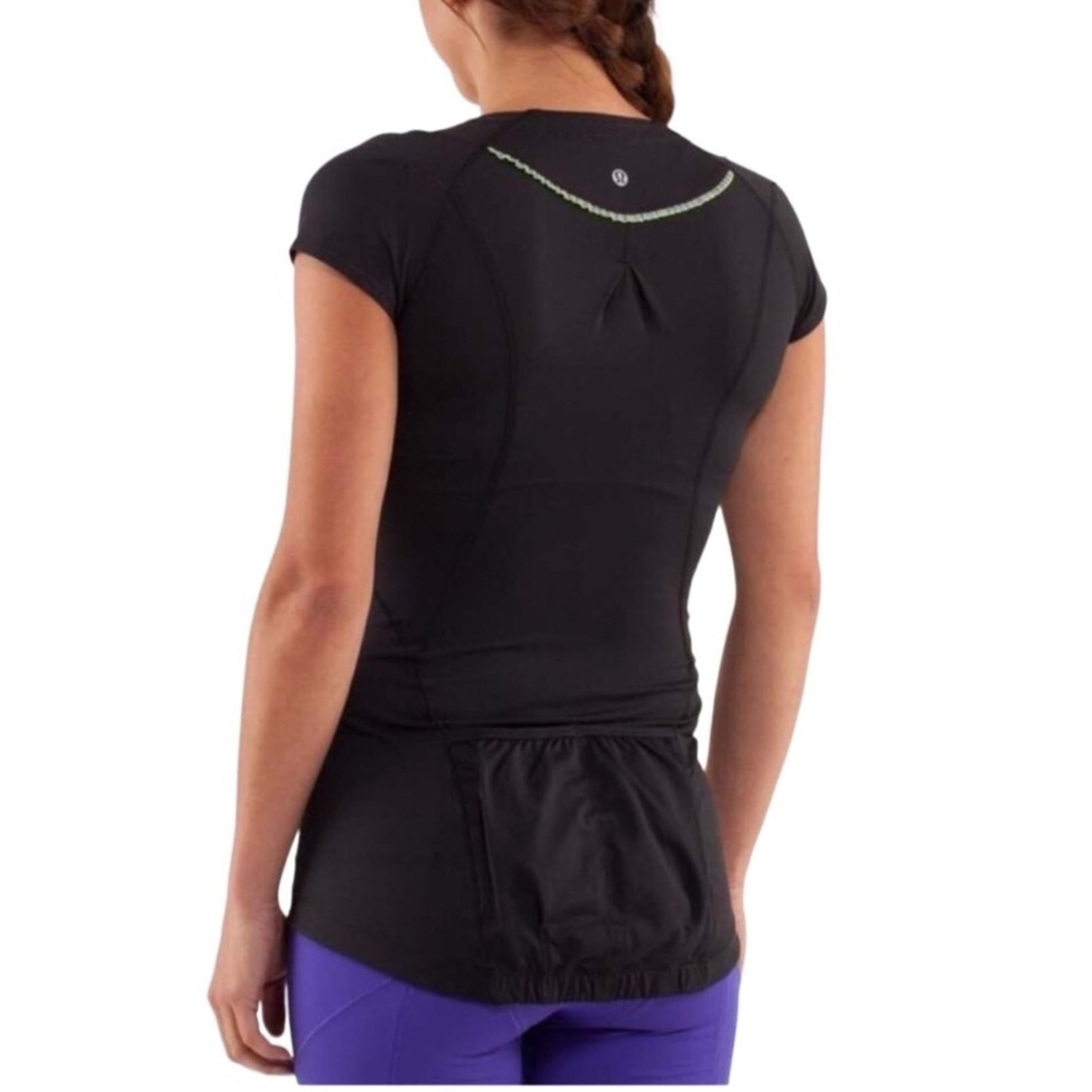LULULEMON Presta Cycling Top Women 8 Black Bike Sporty Athletic Grunge Outdoor