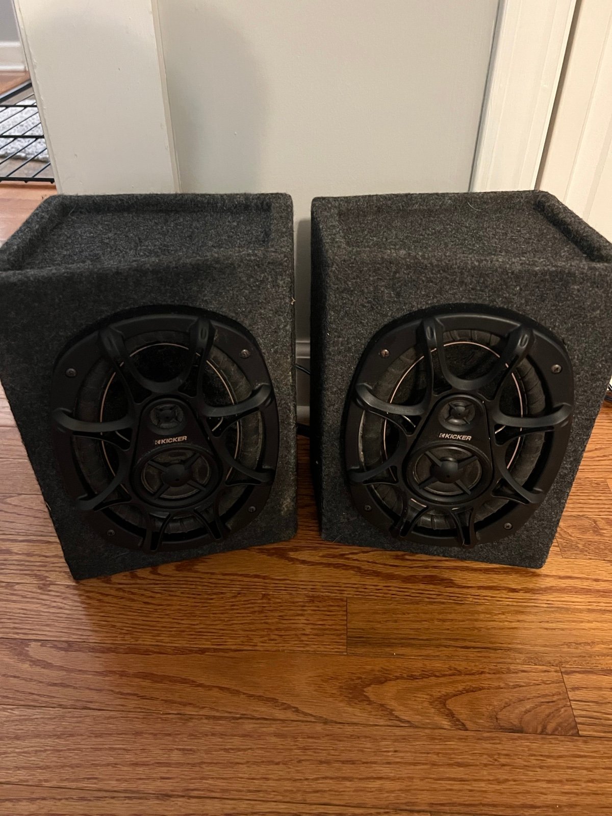 Old School Pioneer 6x9 Speakers