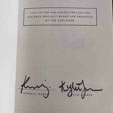 TWINS SIGNED KENDALL KYLIE JENNER