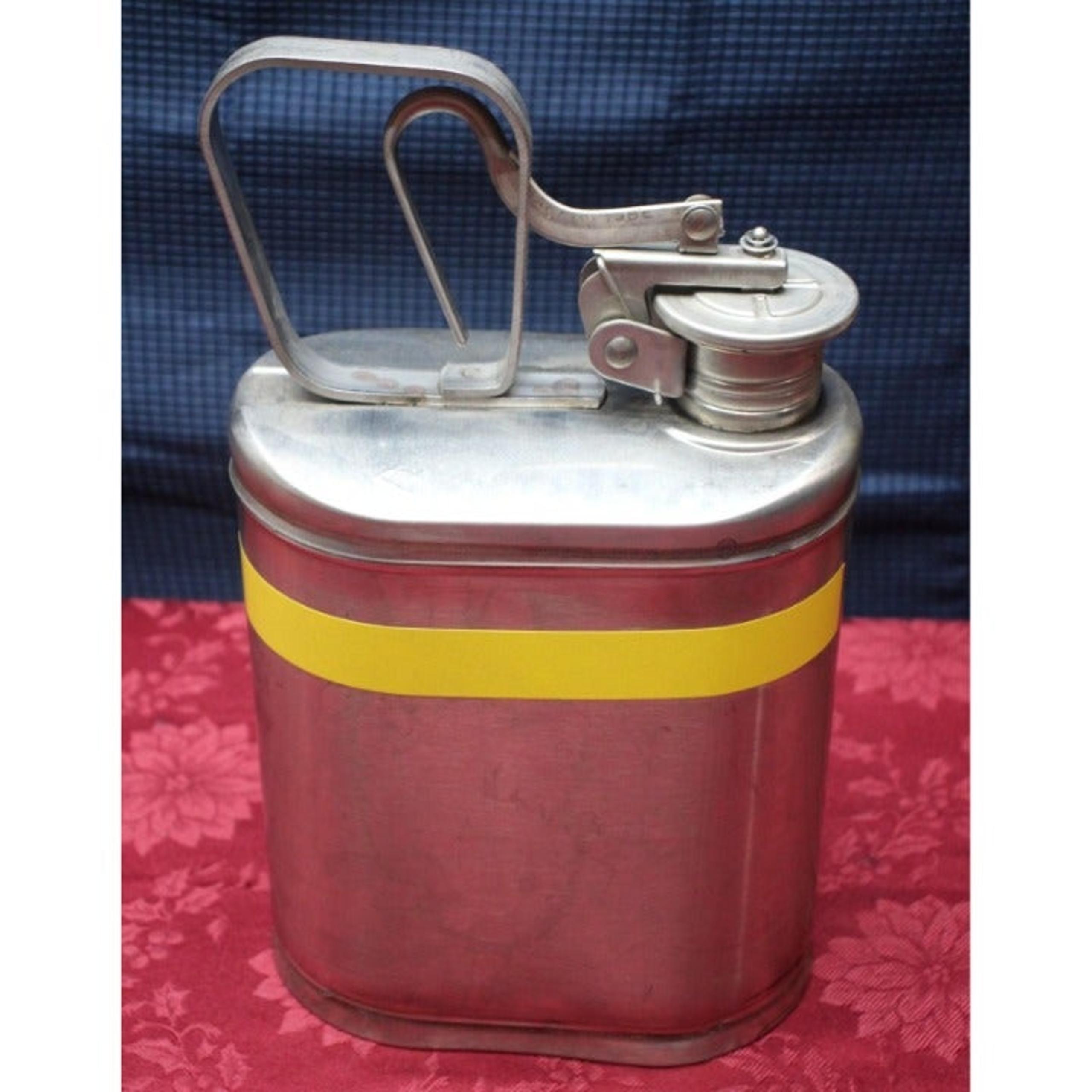 Safety Can no 1301 1 gal Eagle Mfg co Wellsburg W.V Made in the USA
