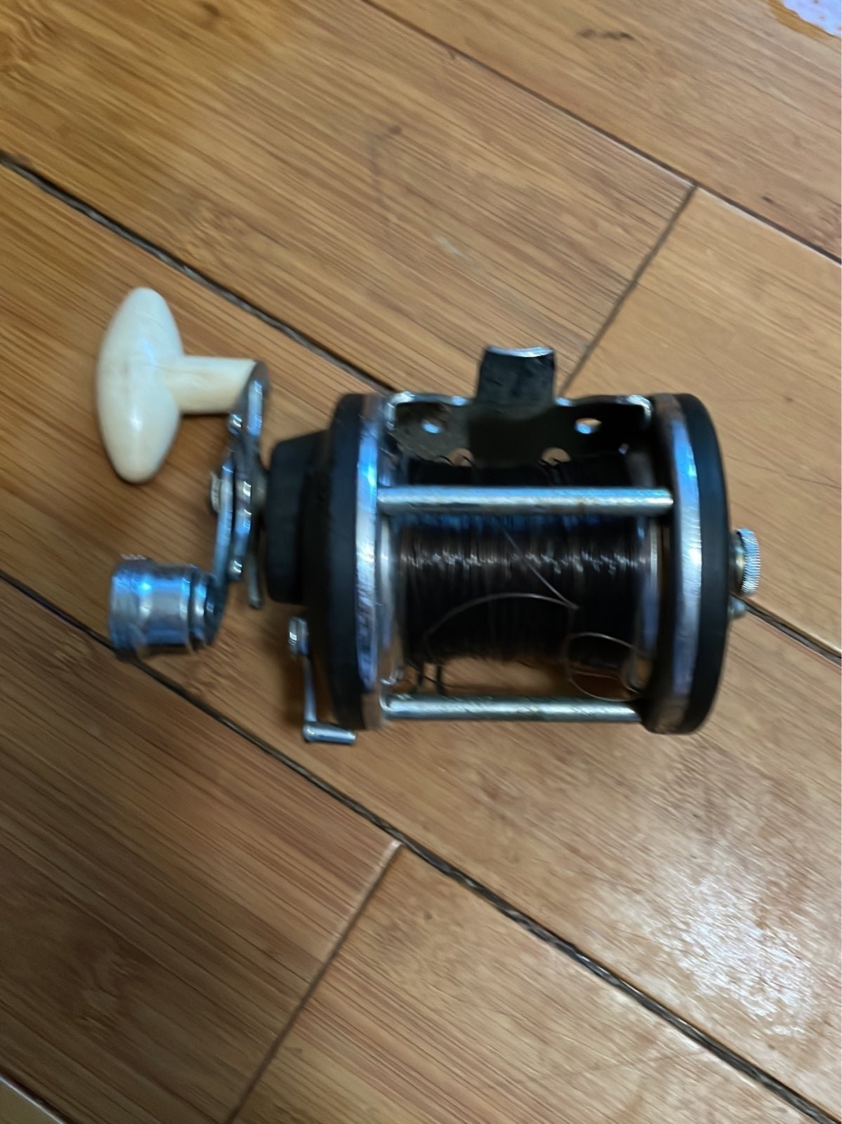 Fishing reel