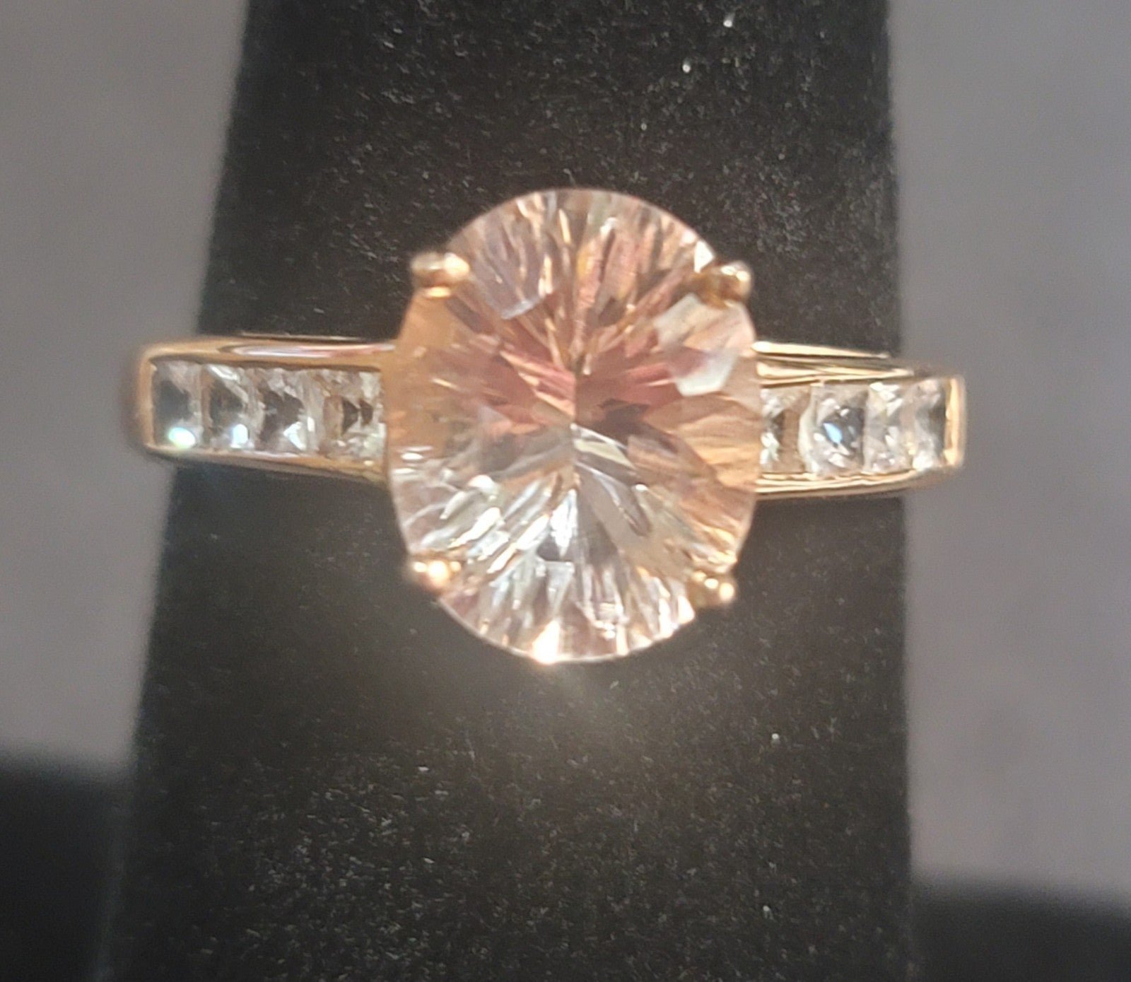 R321 10k Natural Morganite and Diamond Ring. Size 7.