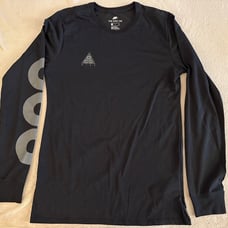 Nike ACG Long Sleeve T-Shirt Size S AQ3953-013