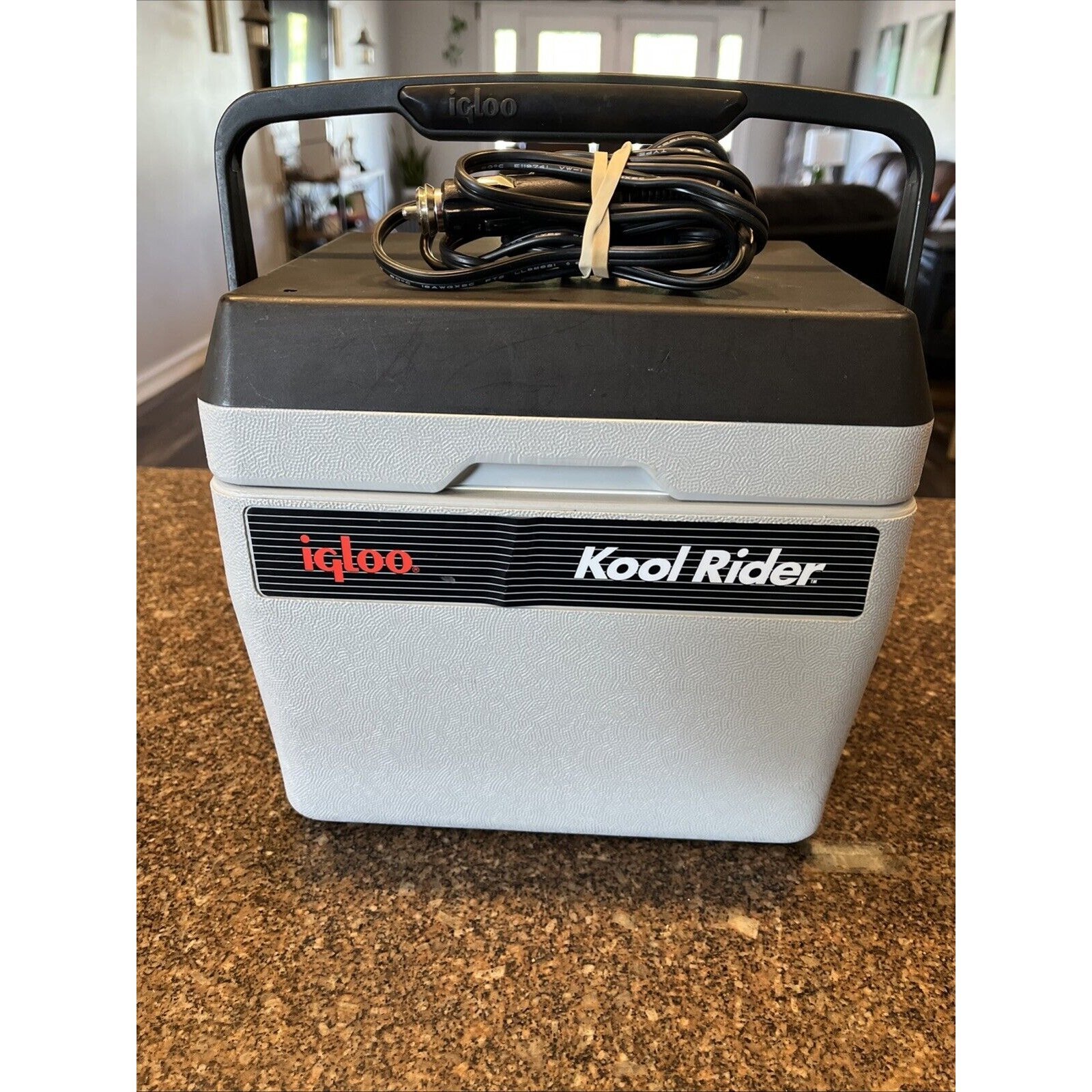 Igloo Kool Rider 6-Quart Thermoelectric Roadster Cooler/Heater Car Cable Works