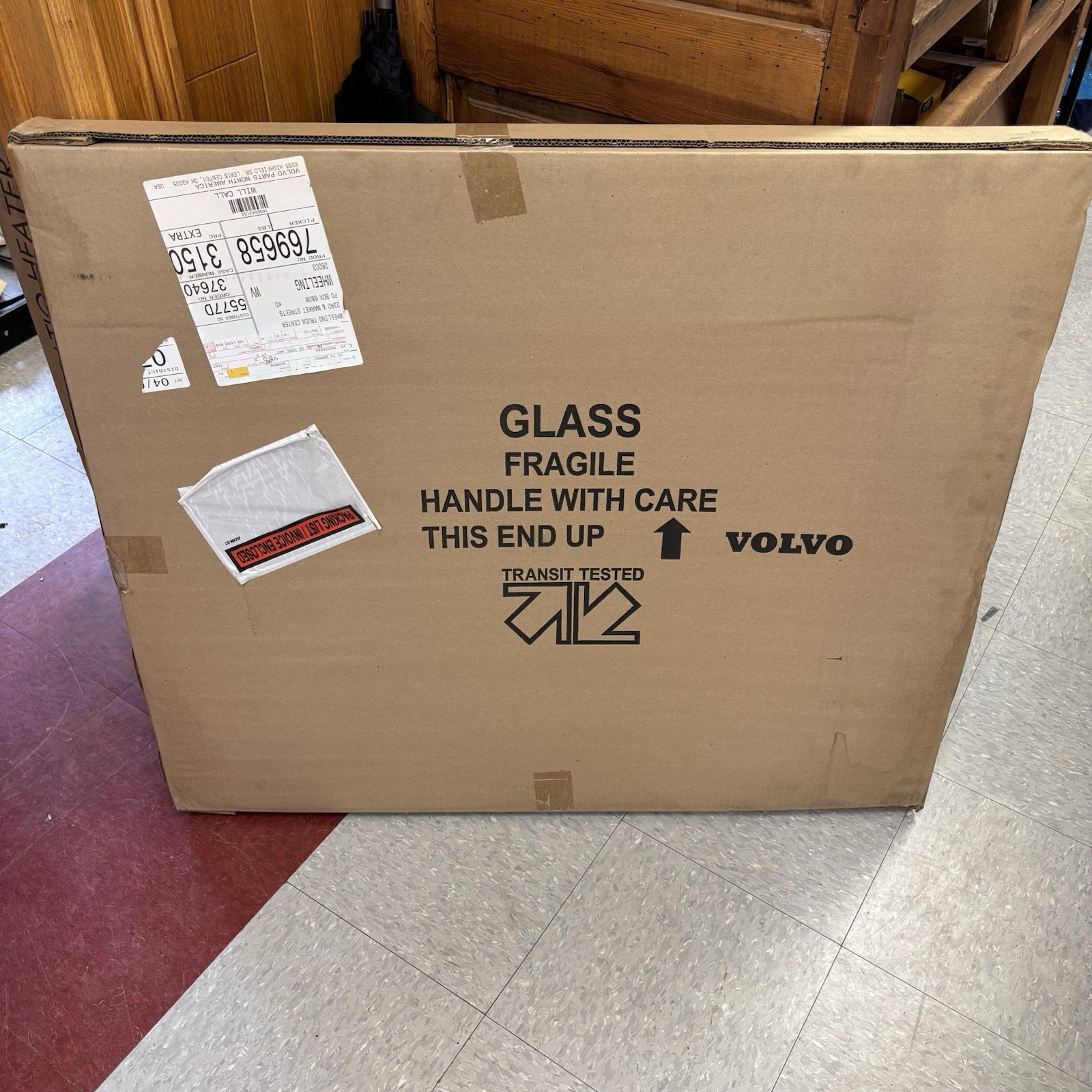New OEM Volvo Truck 84031265 Door Window Glass Assembly Left Side