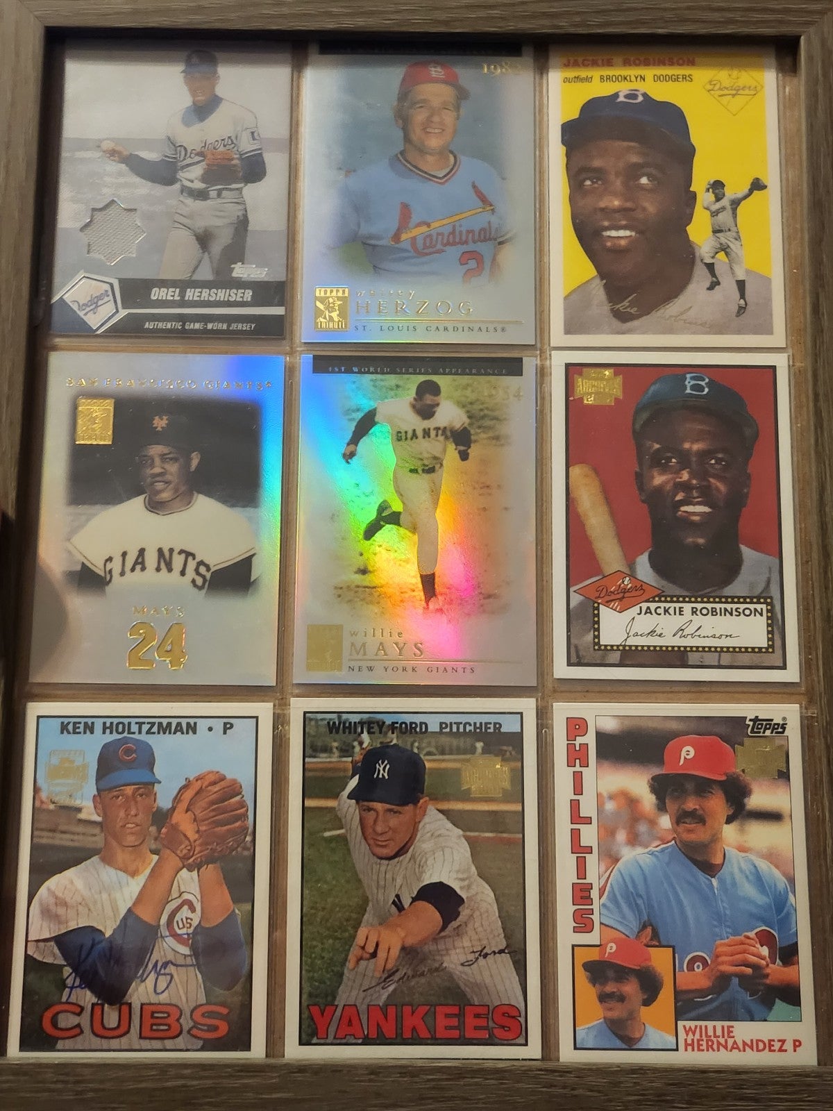 Lot of 9 baseball cards in a picture frame details in discription