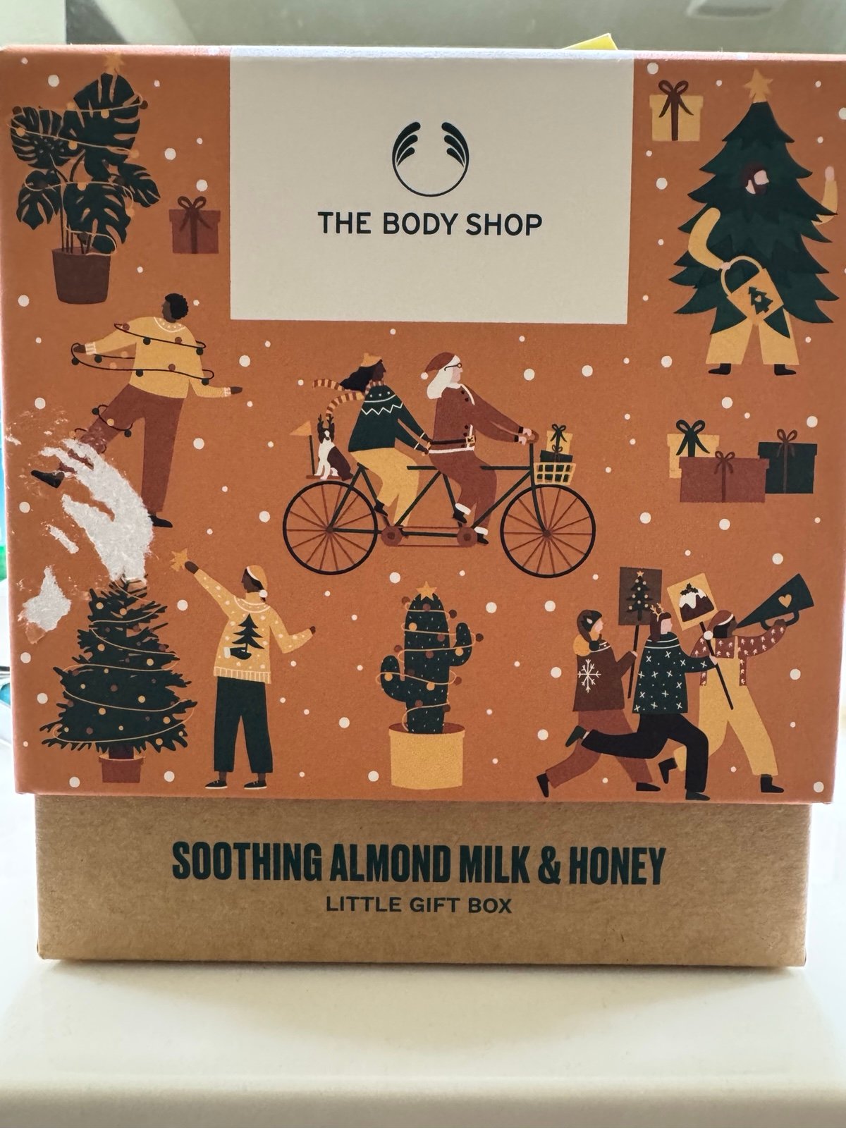 The Body Shop: Soothing Almond Milk & Honey Gift Box