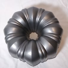 Wilton Fluted Bundt Cake Pan Aluminum