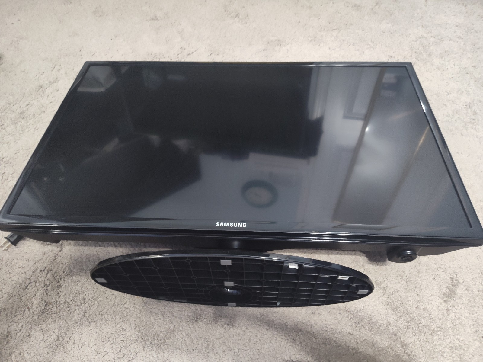 Samsung Smart TV 32 inch great working condition