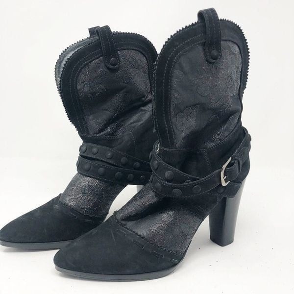 Stuart Weitzman Rare Leather Lace Boots