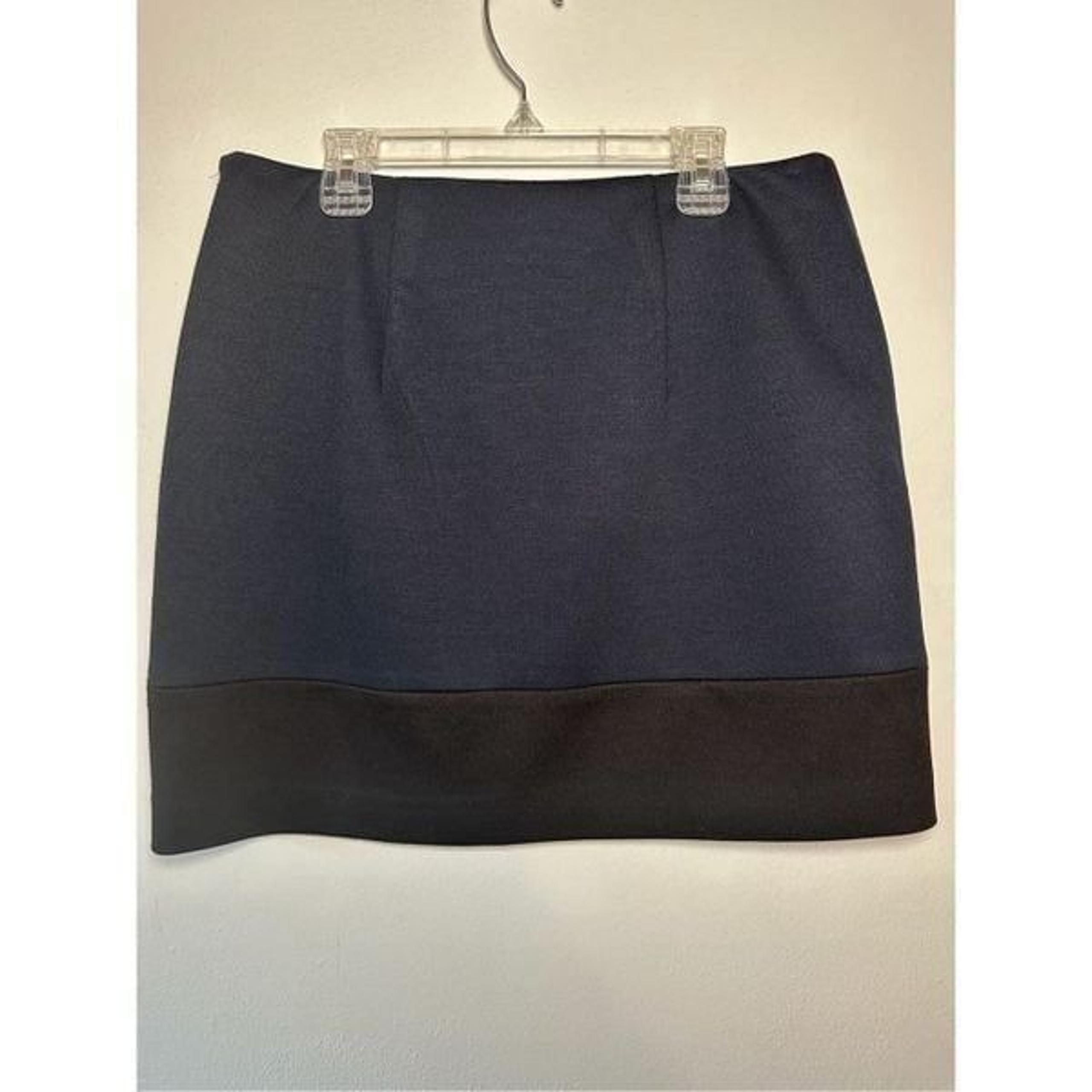 Tahari women’s navy blue & black lined mini skirt side zipper size 8 #44-1357