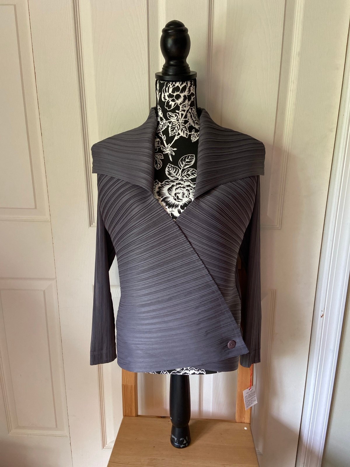 Jacket pleats