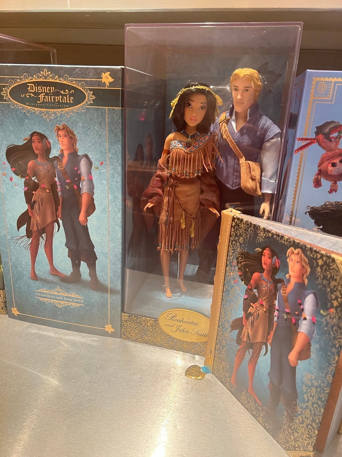 Disney Fairytale Designer Collection Pocahontas and John Smith