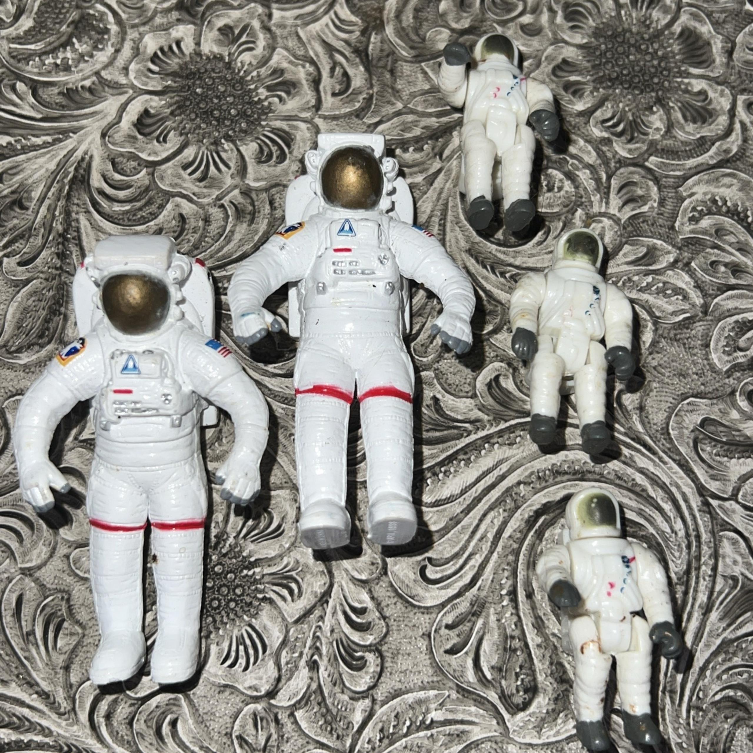 Lot Of 5 VINTAGE 1998 APII NASA Astronaut Apollo Mission Action Figure China