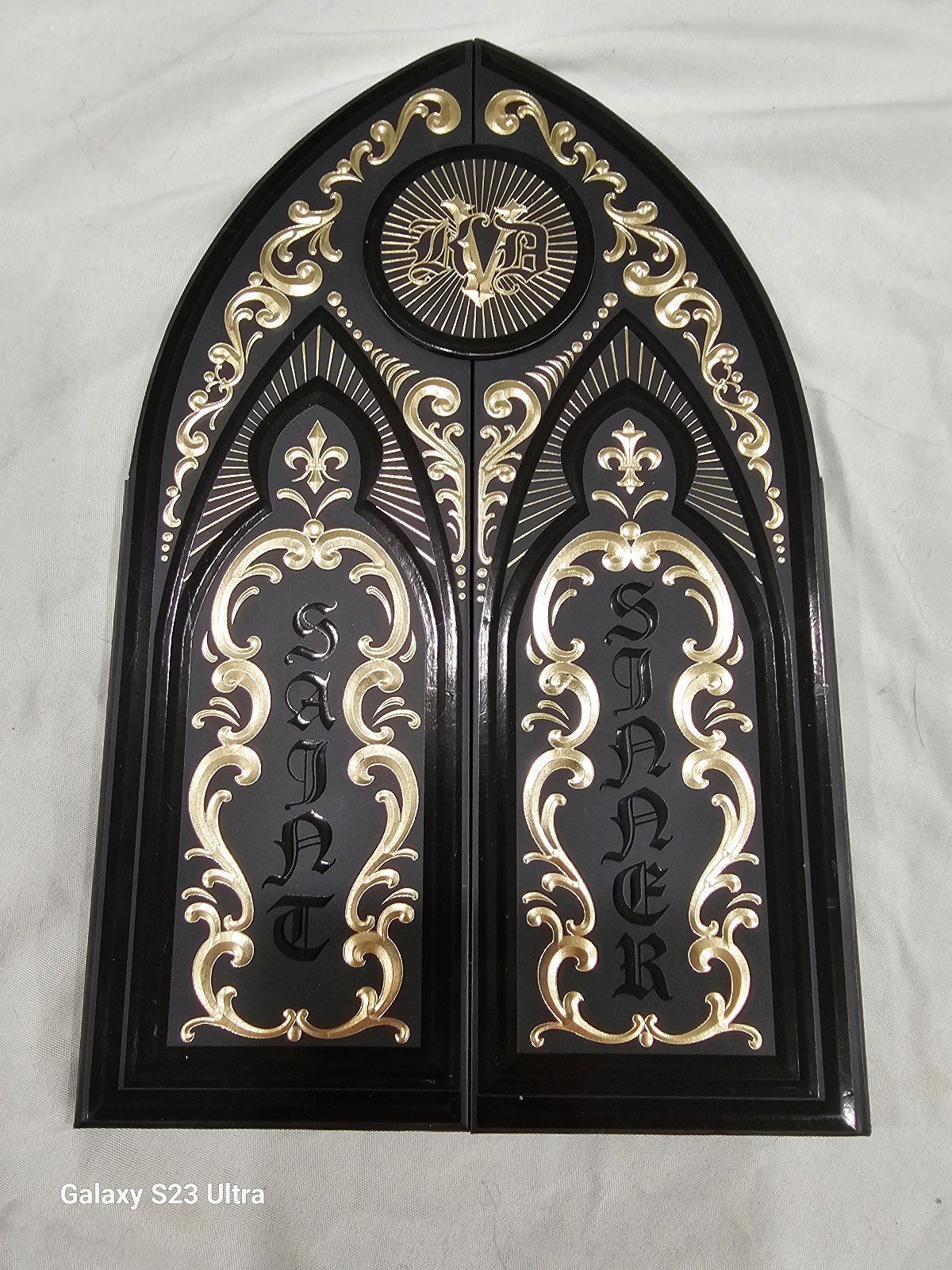 Kat Von D Saint & Sinner Eyeshadow Palette