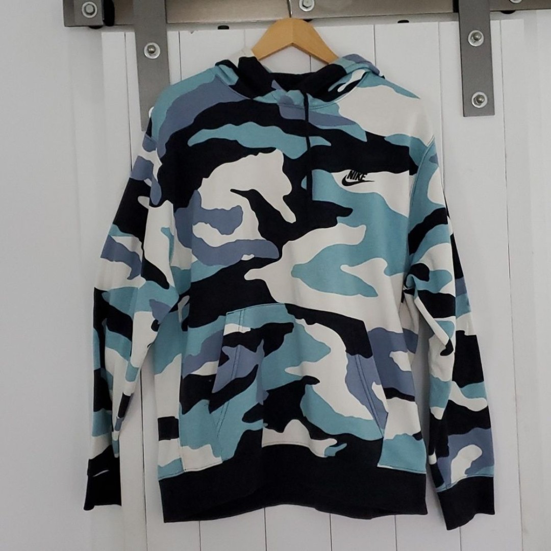 Nike sweatshirt