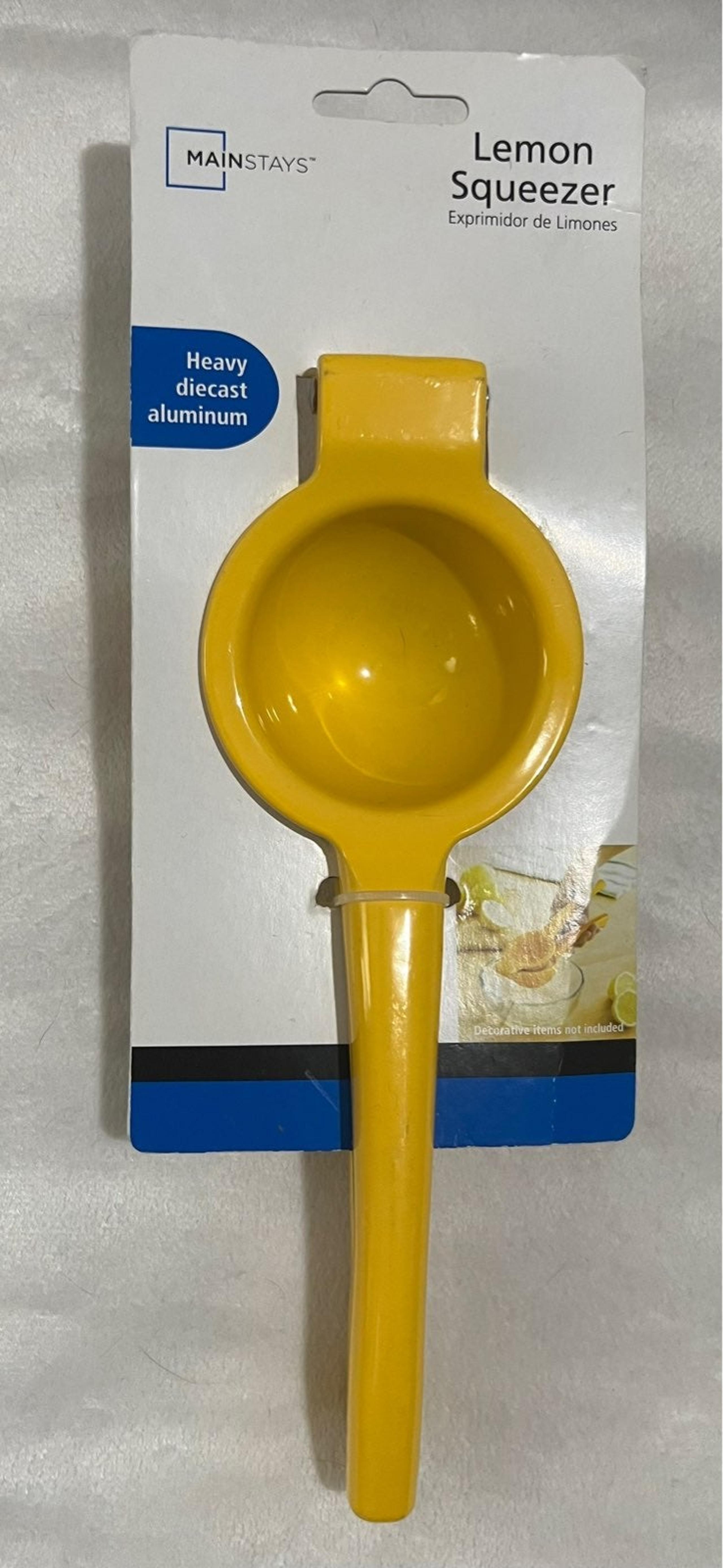 NEW Yellow Heavy-Duty diecast Aluminum Kitchen Juicing Lemon Squeezer Press