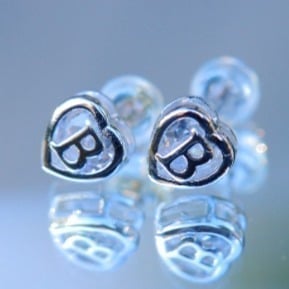 HEART LETTER 925 SILVER STUD EARRINGS WOMEN TEEN GIRLS MOM DAUGHTER, ELDM153S