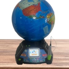 LeapFrog Magic Adventures Globe