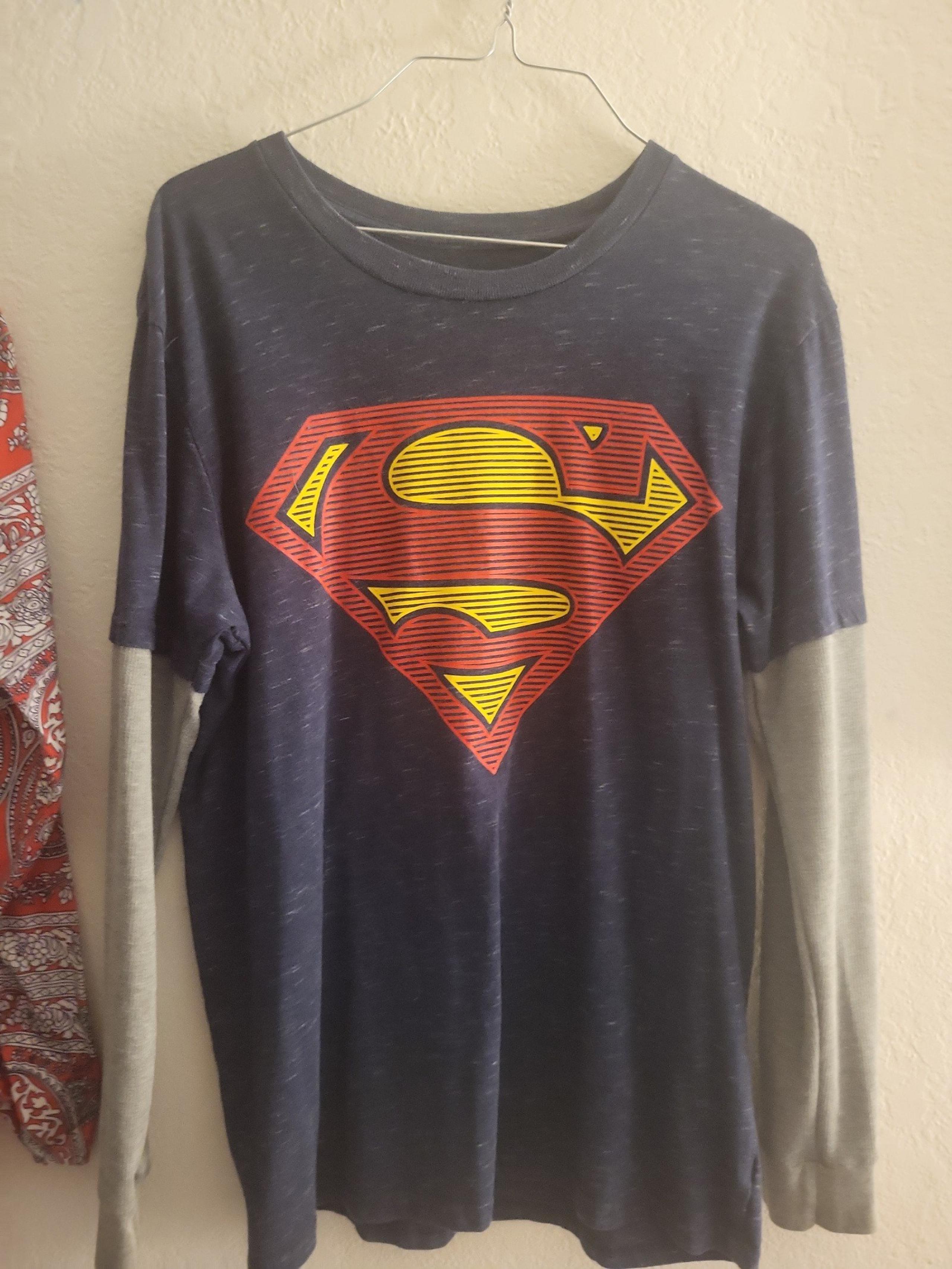 Superman shirt womens L