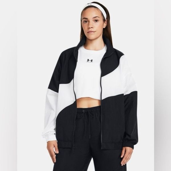 Under Armour women’s legacy crinkle jacket, medium NWT