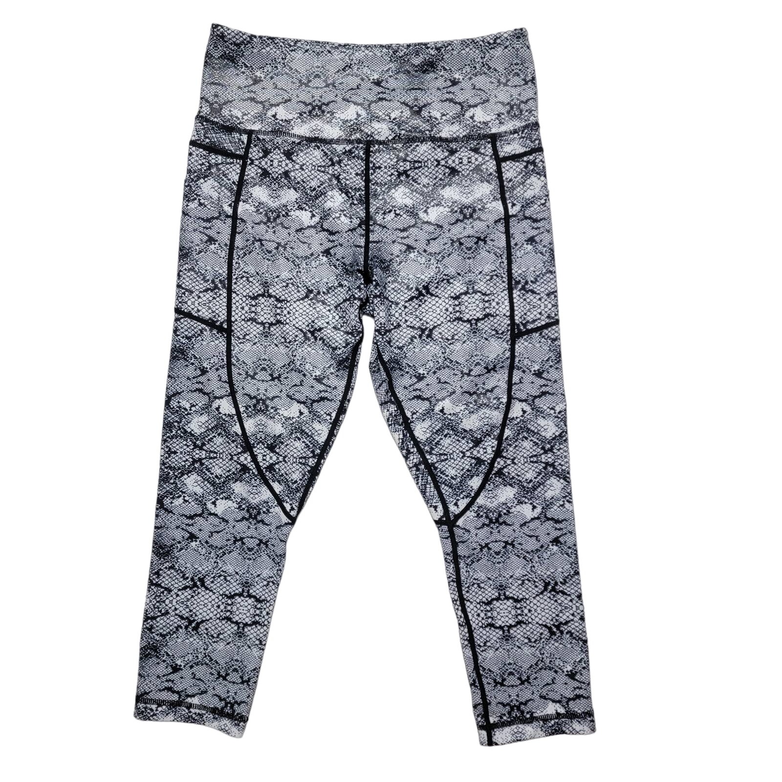 Zyia Active Snakeskin Cropped Leggings with Pockets SZ Medium 8-10