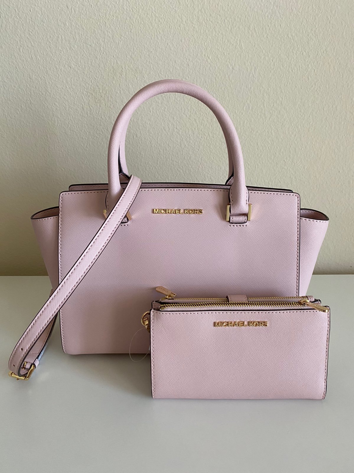 Michael kors purse and wristlet set