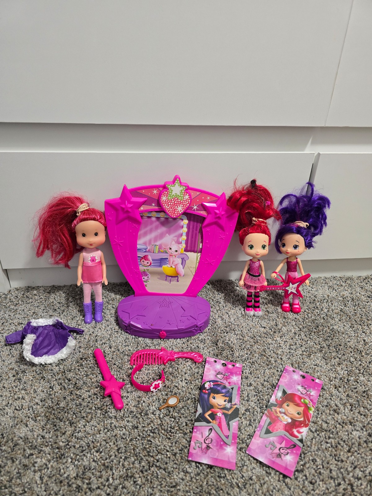 Strawberry Shortcake Sweet Beats Stage Playset with Sounds - Works! 3 Dolls