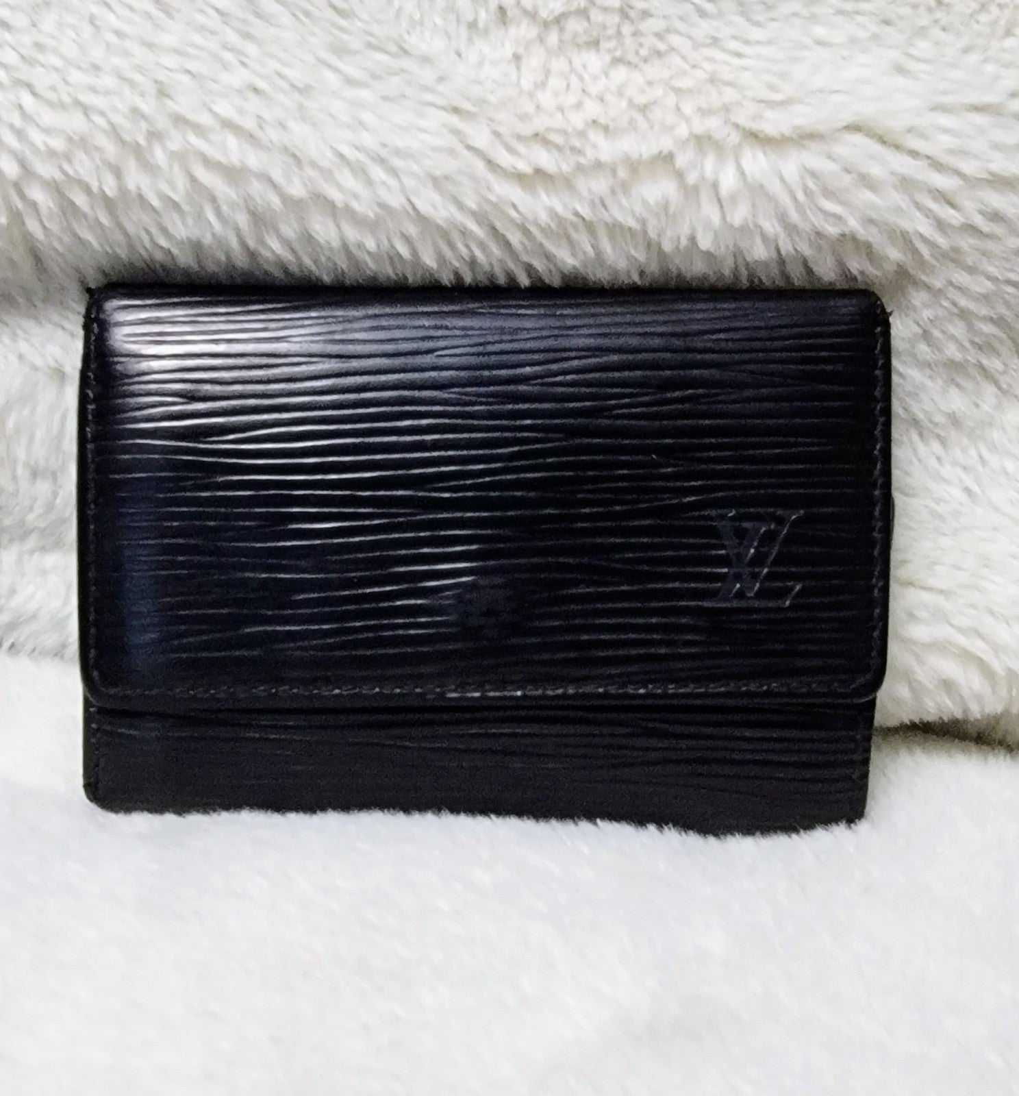 Authentic Epi Louis Vuitton 6 Key Holder