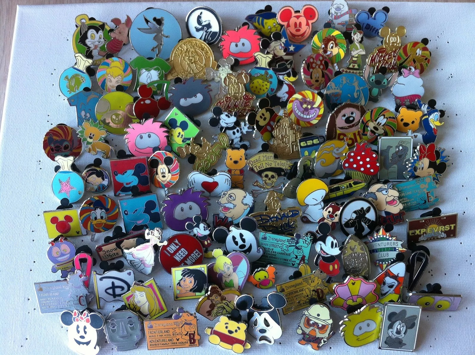 DISNEY PIN LOT 100 FAST SHIPPING