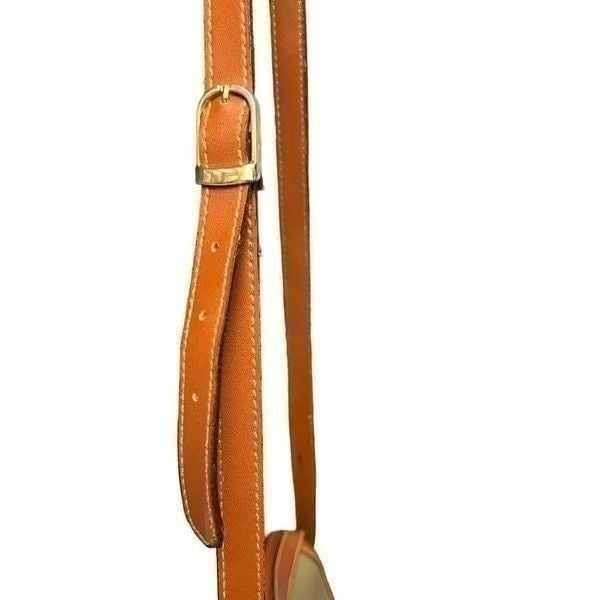 Dooney and Bourke Women's Vintage All Weather Classic Zip Top Cross Body Bag NWO
