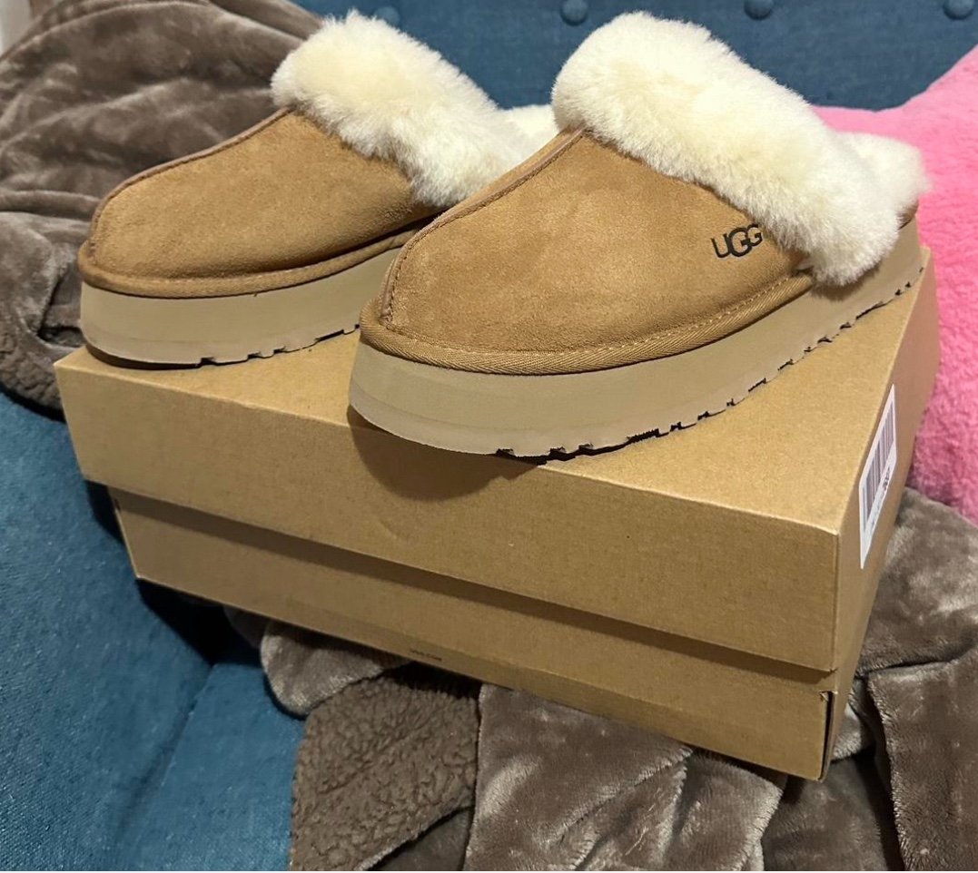 BRAND NEW UGG SLIPPERS